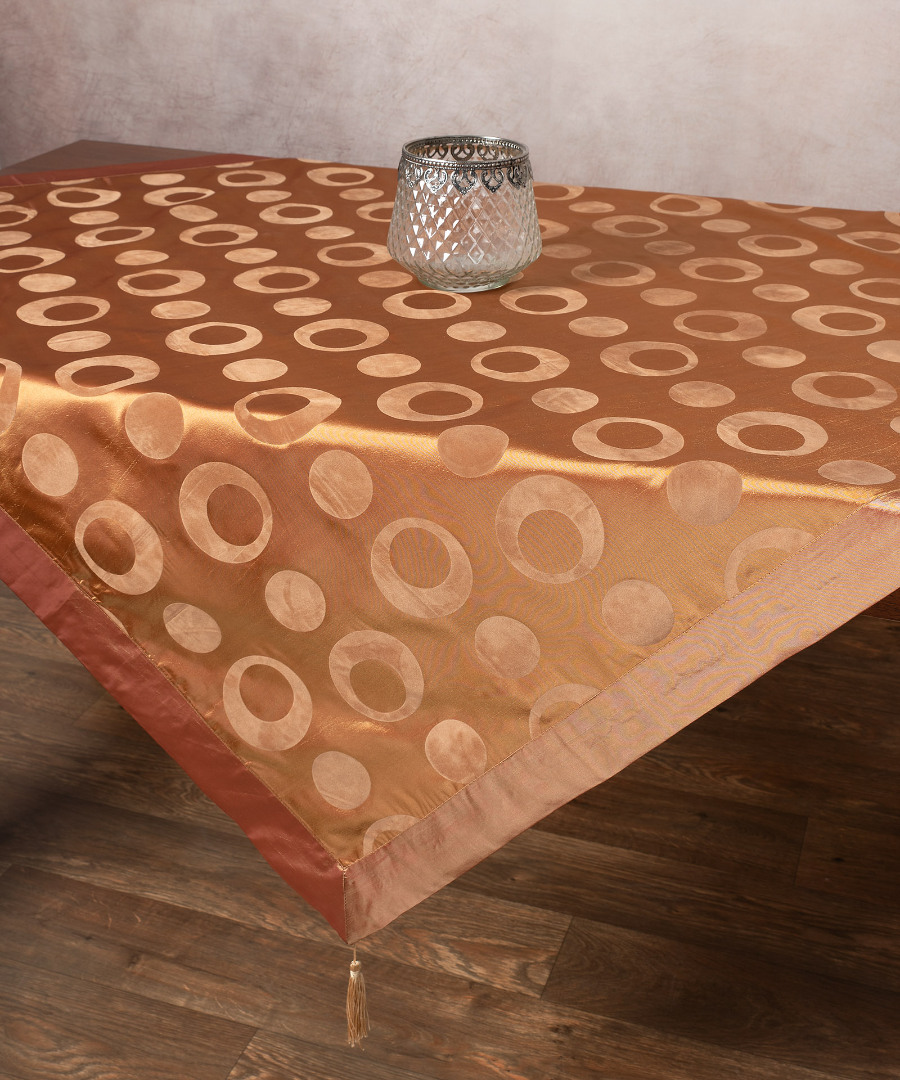 Σατέν καρέ 082 (85cm x 85cm) χρυσό 6978000004351 SilkFashion |  Τραπεζομάντηλα στο espiti Σατέν καρέ 082 (85cm x 85cm) χρυσό 6978000004351 SilkFashion |  Τραπεζομάντηλα στο espiti