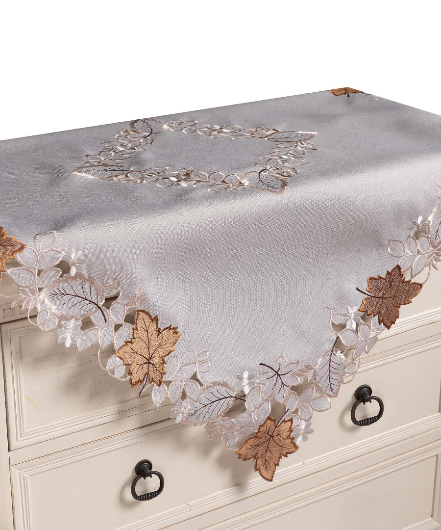 Καρέ 19315 (85cm x 85cm) γκρί 5206978017261 SilkFashion |  Τραπεζομάντηλα στο espiti Καρέ 19315 (85cm x 85cm) γκρί 5206978017261 SilkFashion |  Τραπεζομάντηλα στο espiti