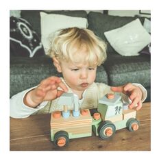Τρακτέρ με εργαλεία Orange Tree Toys |  Βρεφικές Πάντες στο espiti