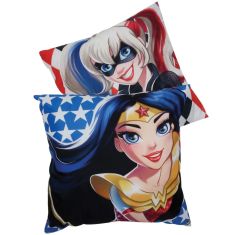 SUPER HERO GIRLS 5504 ΜΑΞΙΛΑΡΙ ΦΙΓΟΥΡΑΣ 40Χ40 ΚΟΚΚΙΝΟ, ΜΠΛΕ, ΧΡΥΣΟ |  Παιδικά διακοσμητικά μαξιλάρια στο espiti