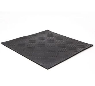 ΔΑΠΕΔΟ ΚΑΟΥΤΣΟΥΚ 9005 3mm CHECKER ΛΑΜΑΡΙΝΑ 1Μ NewPlan - NewPlan |  Πλαστικά Δάπεδα  στο espiti