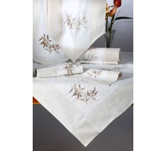 Τραπεζοκαρέ N5 (135cm x 135cm) ivory 6978000003787 SilkFashion |  Τραπεζομάντηλα στο espiti