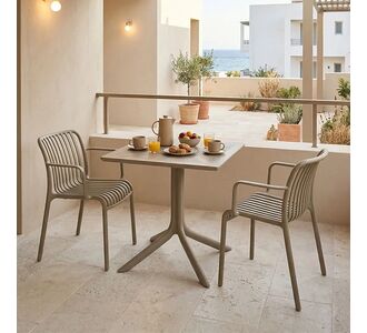 Τραπεζαρία Groovy Zoi pakoworld σετ 3τεμ cappuccino PP 60x60x76εκ |  Σετ τραπεζαρία κήπου στο espiti