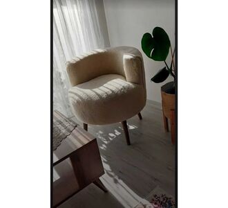Stewehome Πουφ μονό με ξύλινα πόδια και ξύλινο σκελετό για σαλόνι μπαλκόνι ή γραφείο κλασικού ρετρό στρογγυλού σχήματος 65x50 cm 397329 |  Πουφ στο espiti