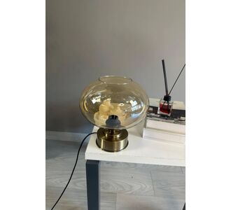 Stewehome Διακοσμητική επιτραπέζια λάμπα με γυάλινο καπέλο σε χρώμα μέλι πυραμίδα 44451563 |  Επιτραπέζια στο espiti