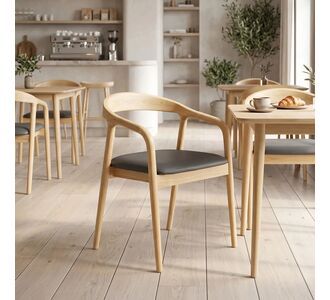 Πολυθρόνα Hogie pakoworld rubberwood σε φυσική απόχρωση με μαύρο pu μαξιλάρι 61x60x76εκ |  Πολυθρόνες τραπεζαρίας στο espiti